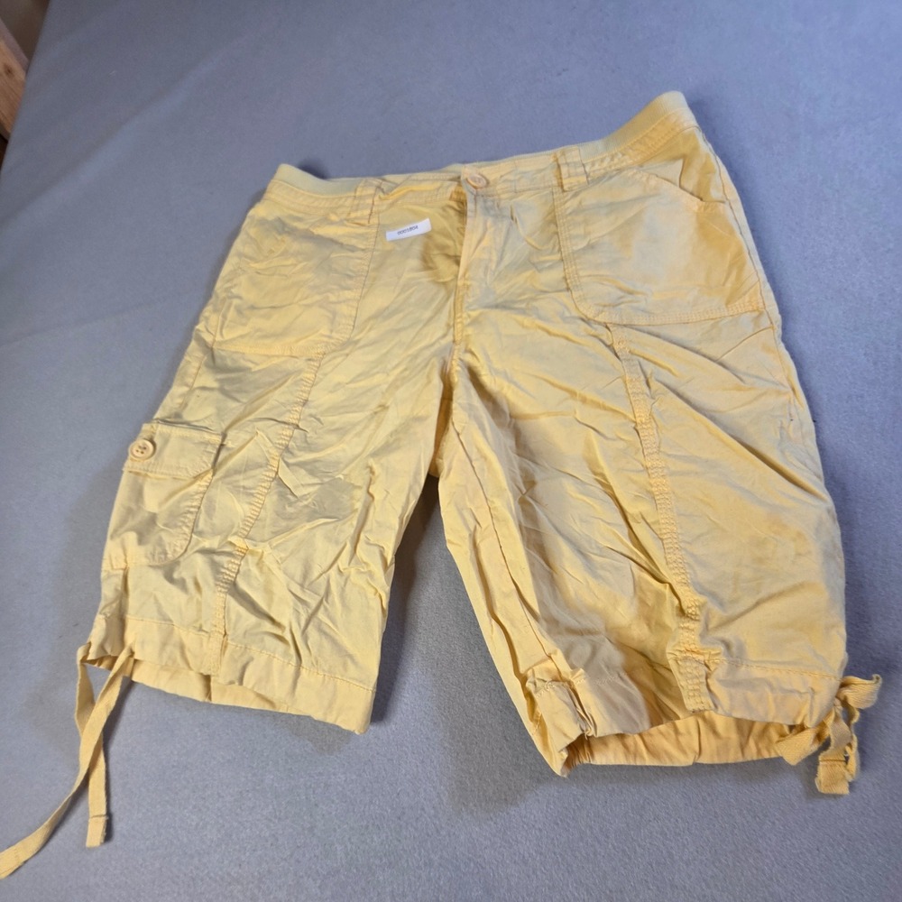 St Johns Bay Womens Yellow Cargo Shorts Size 10 Cotton Stretch Utility Bermuda